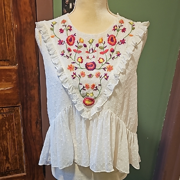 Zara Trafaluc Floral Embroidered Eyelet Tank - Picture 1 of 4